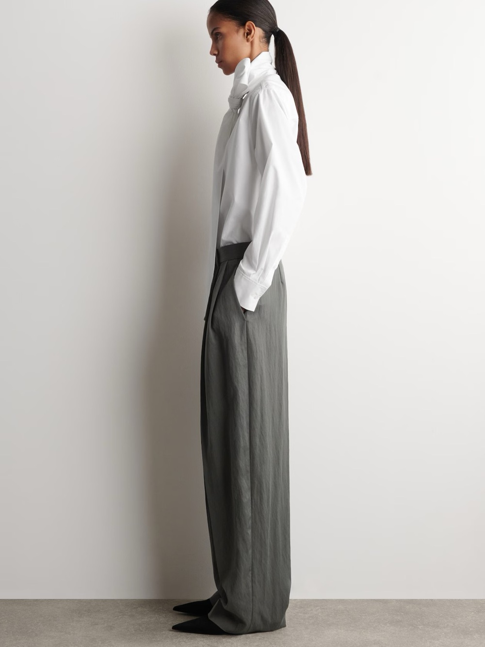 NWT (size 4) COS RELAXED FLUID WIDE-LEG PANTS - Picture 3 of 11